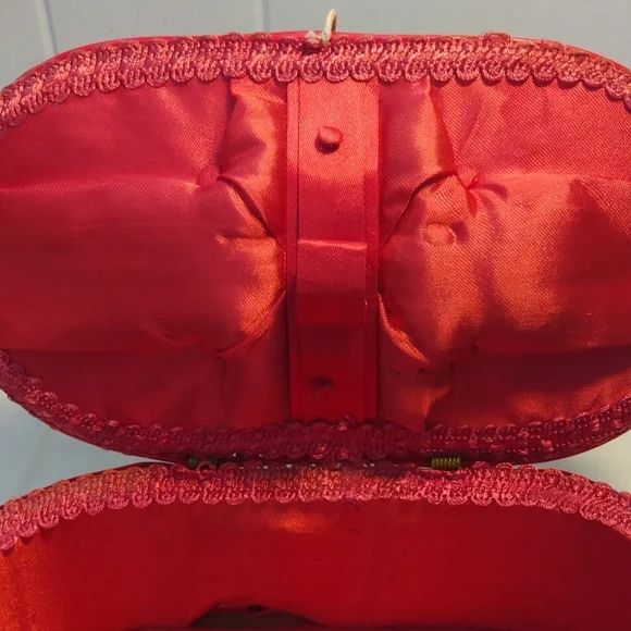 Vintage Personal Sewing Box - Picture 6 of 9